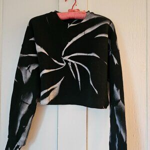 MYRRHE Cropped Hoodie